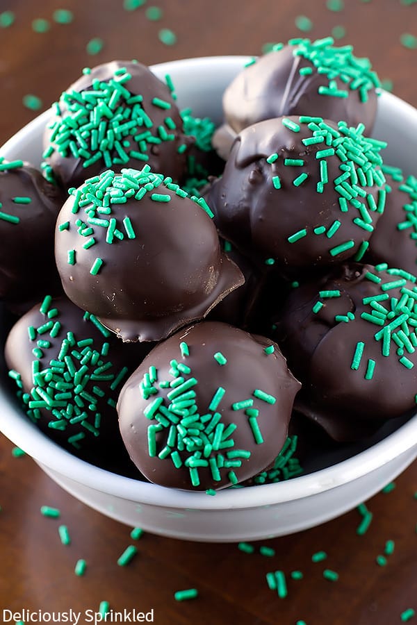 Sometimes, you just need something simple to make to bring to a party or a last minute gift. And these Mint Oreo Truffles are the perfect, no-bake dessert/candy that will guaranteed to be a huge hit. And they make a perfect St. Patrick’s Day treat.