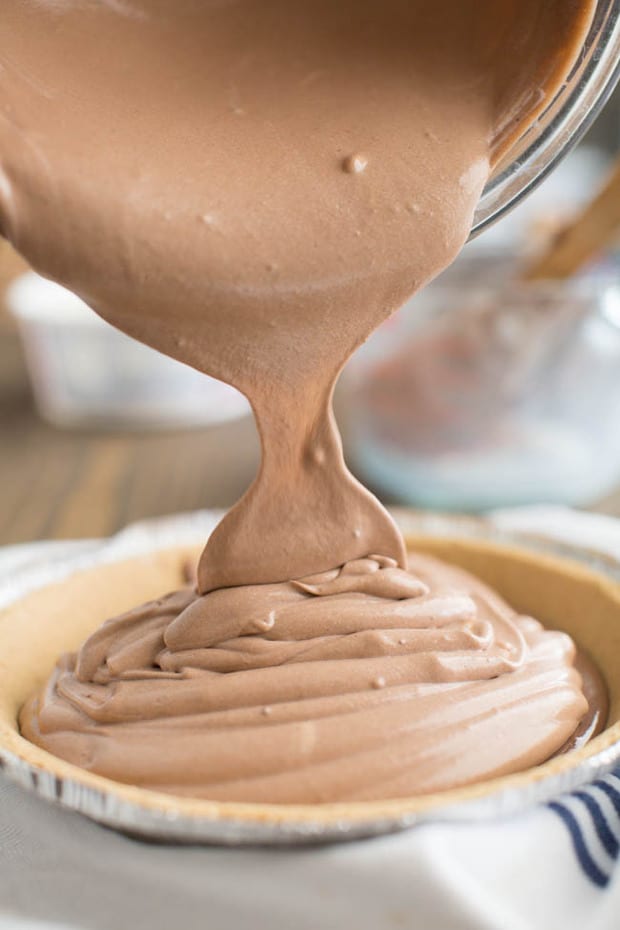 This No-Bake Chocolate Pudding Pie only takes 5 minutes, uses minimal ingredients to make, and your family is really going to love it!  