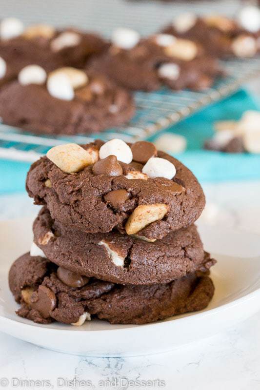 S’mores Chocolate Cake Mix Cookies – super easy cake mix cookies loaded with marshmallows, more chocolate, and graham cracker pieces. Soft, chewy, and fudgy chocolate cookie perfection!