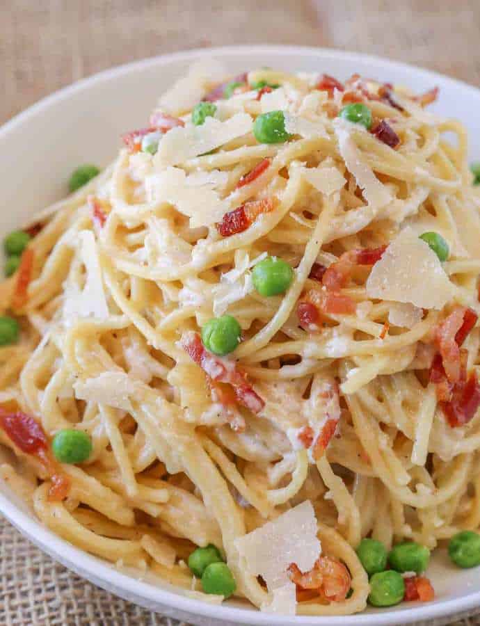  Easy Bacon Carbonara Pasta With Just 5 Ingredients Is As Easy As Cooking Pasta And Bacon And It’s Ready To Eat In 30 Minutes. A Classic Recipe Made EASY.