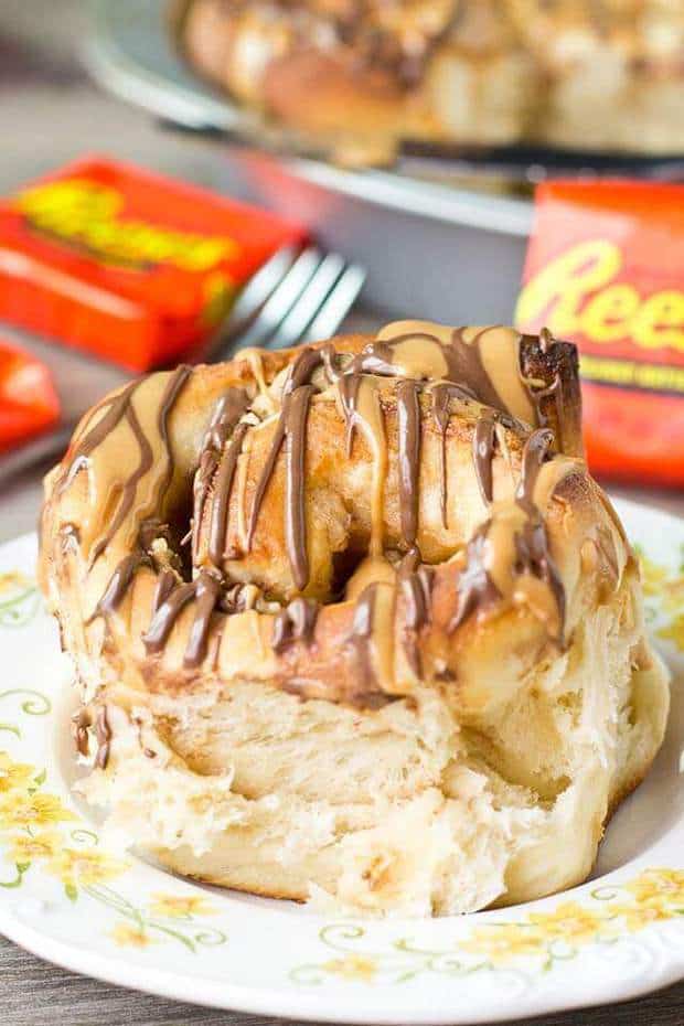 Reese’s Stuffed Sweet Rolls… Why not have Reese’s peanut butter cups for breakfast? Peanut butter cream and Reese’s are stuffed inside this homemade bread. Such a sweet way to start your day!