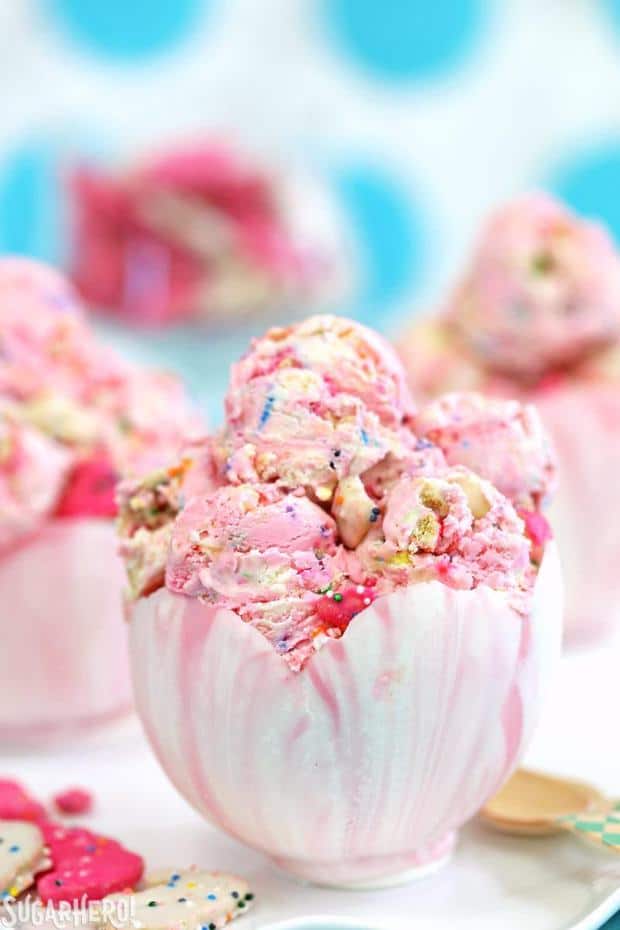 ircus Animal No-Churn Ice Cream is a sweet pink-and-white swirled ice cream, with LOTS of sprinkles and circus animal cookies mixed in! For maximum cuteness, serve them in gorgeous, edible white chocolate tulip bowls! Find full recipes and a video tutorial for the ice cream and the white chocolate bowls below.