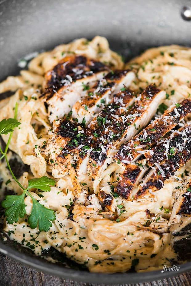 CCajun Chicken Alfredo Pasta is a quick and easy dinner with all the comfort of flavorful Cajun chicken, creamy Alfredo sauce, and satisfying pasta.