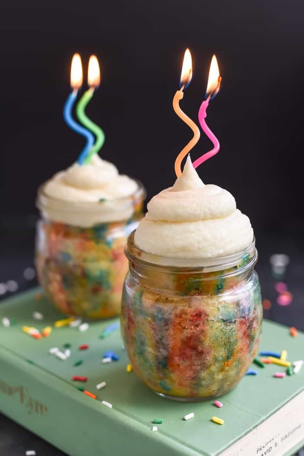 It’s party time! This Funfetti Cake in a Jar is made for celebrations!