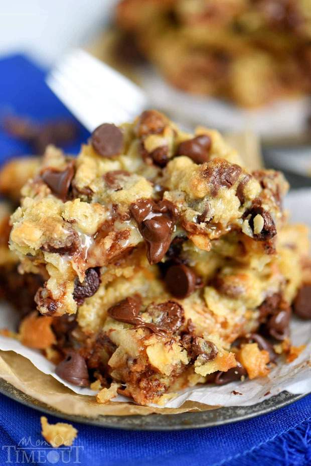  Coconut Toffee Chocolate Chip Cookie Bars are impossible to resist with their ooey, gooey center and incredible flavor! Great for parties and potlucks!