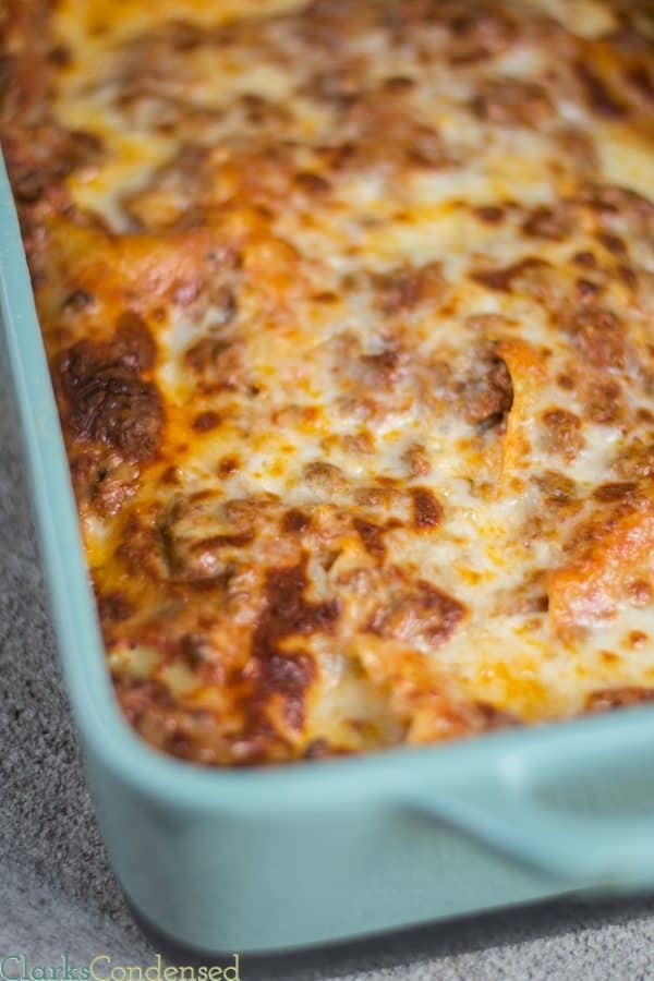  I know, I know. Everyone has a lasagna recipe. But there’s something different about this recipe for lasagna. It’s full of meat, cheese, and sauce. Plain and simple.