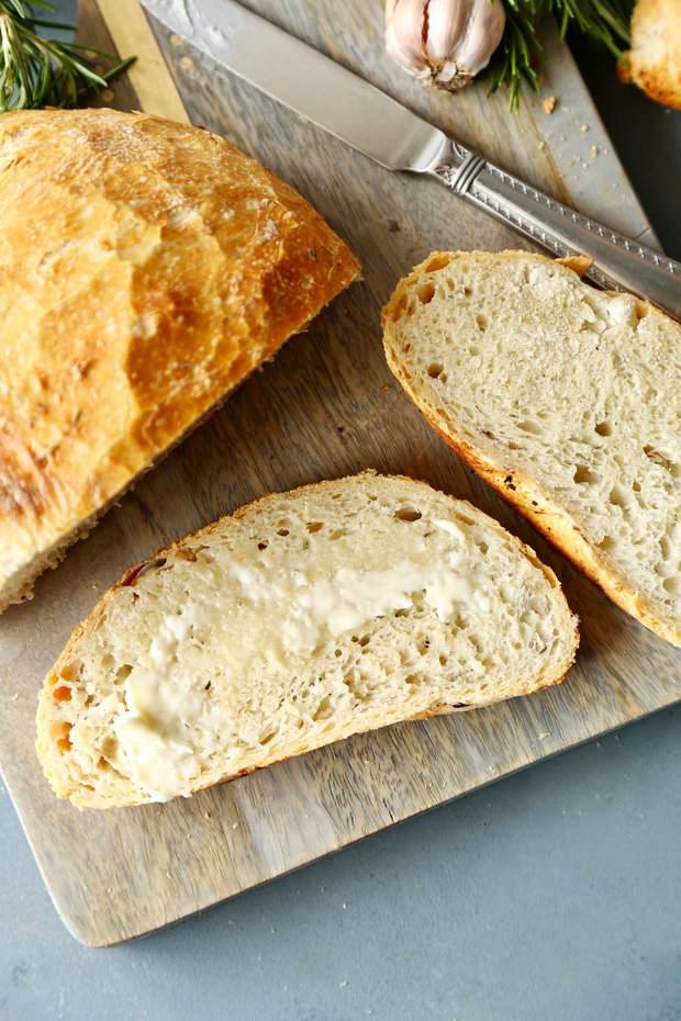  If you think crusty artisan bread is only available from the bakery… get ready to think again!  This no knead bread is made incredibly easy, and is easy to customize with add-ins for different flavor combinations!