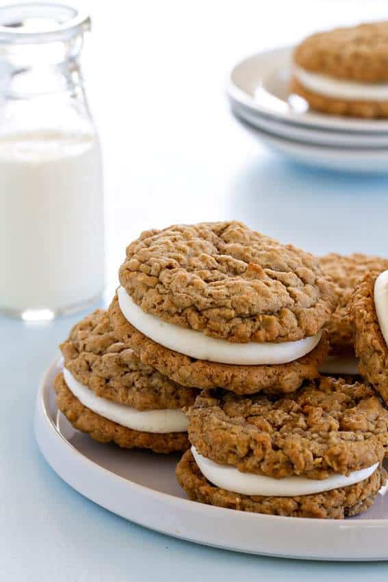 Soft and chewy oatmeal cookies are sandwiched together with delicious vanilla buttercream to create the perfect dessert. Forget Little Debbie, fresh, homemade Oatmeal Cream Pies are where it’s at.