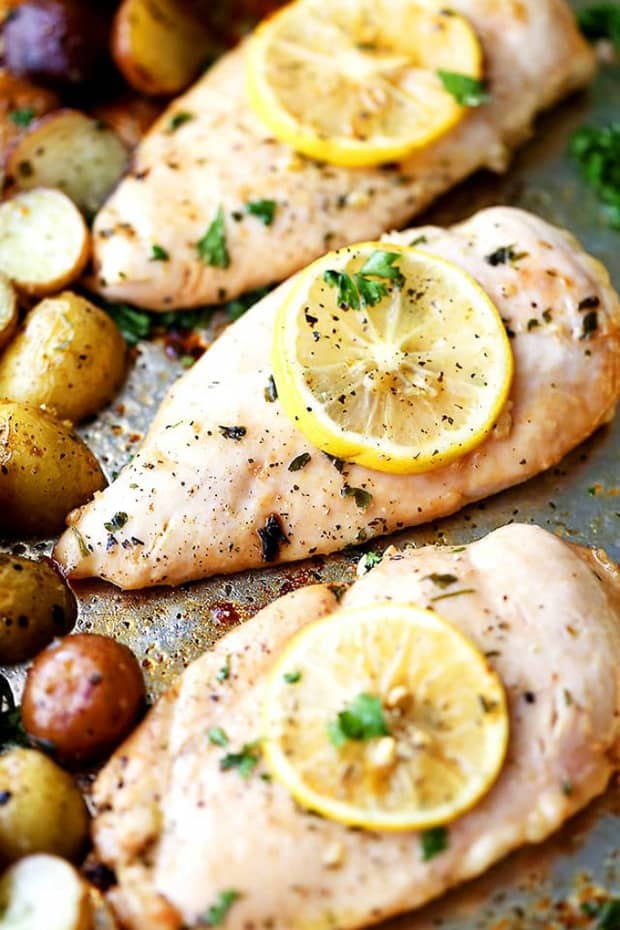 Sheet Pan Honey Garlic Lemon Chicken with Potatoes – Delicious and super easy weeknight dinner featuring flavorful and juicy chicken breasts cooked on a single pan with roasted potatoes!