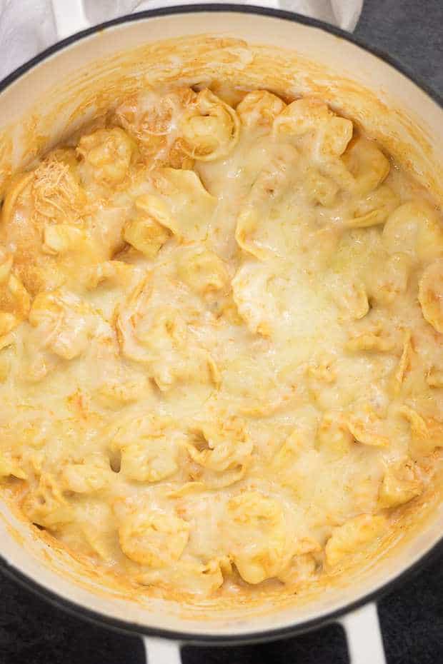 One Pot Buffalo Chicken Tortellini – this one pan pasta is an absolute MUST make!  A simple 20 minute weeknight dinner, tortellini with buffalo sauce, ranch, and melty cheese!
