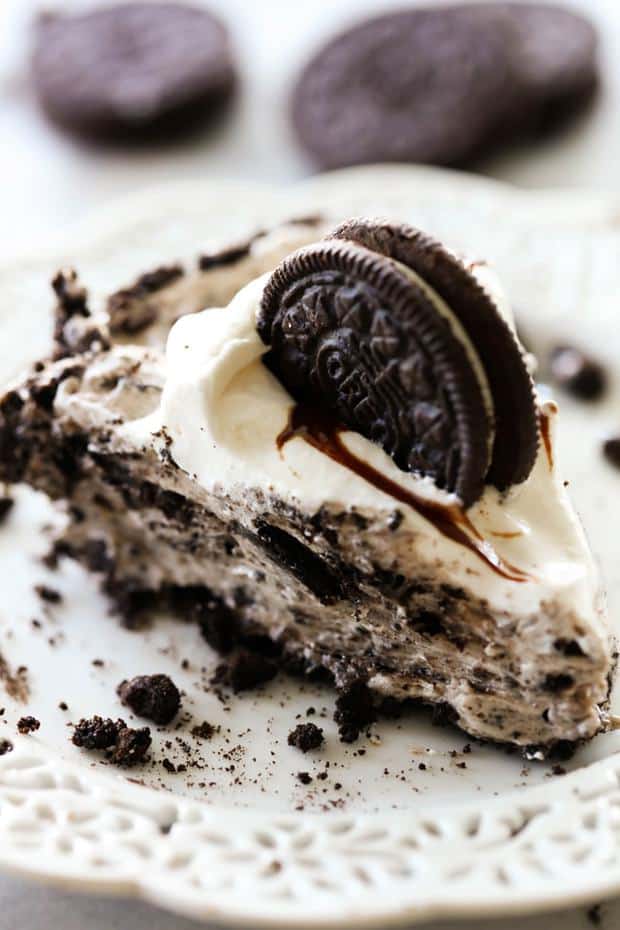 No Bake Oreo Cream Pie is the PERFECT treat for all cookies and cream lovers! It has an easy homemade Oreo crust with a delicious creamy center and is topped with whipped cream and chocolate. This No Bake Oreo Cream Pie is the perfect dessert for summer.