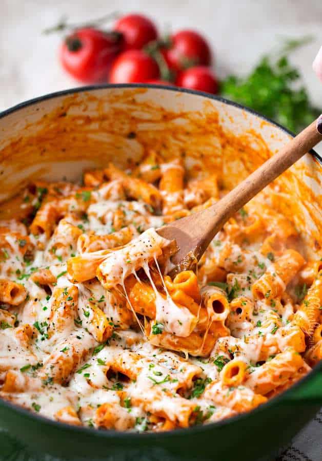 All the great chicken parmesan flavors, combined in one easy one pot pasta dish that’s ready in 30 minutes! Less dishes, but a meal with maximum flavor!