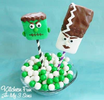 We always love making Halloween goodies and had a blasts making these super easy Frankenstein & his Bride Marshmallow Pops today! These would be cute to take in for class parties at school and give Frankenstein to the boys & The Bride of Frankenstein to the girls.