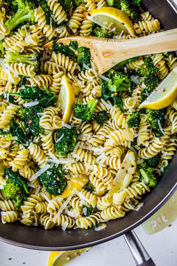 This super easy broccoli pasta recipe is a quick meal for a busy night! The veggies keep it healthy, and the garlic, lemon, and red pepper make it extra tasty making it one of my favorite quick pasta dishes.