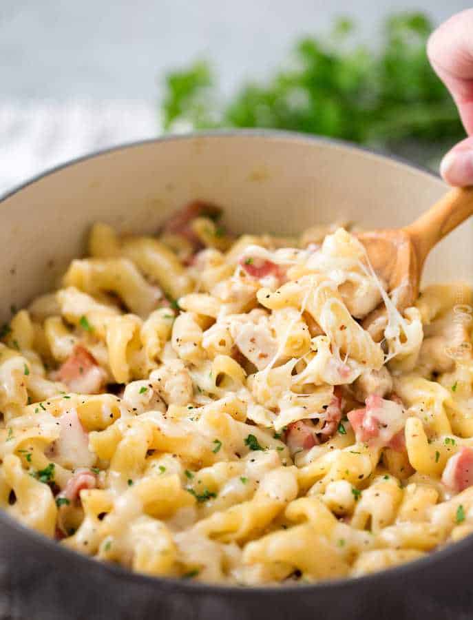 Classic chicken cordon bleu flavors combine with creamy pasta in this easy one pot meal. Perfect for a weeknight, it’s sure to be a family favorite!