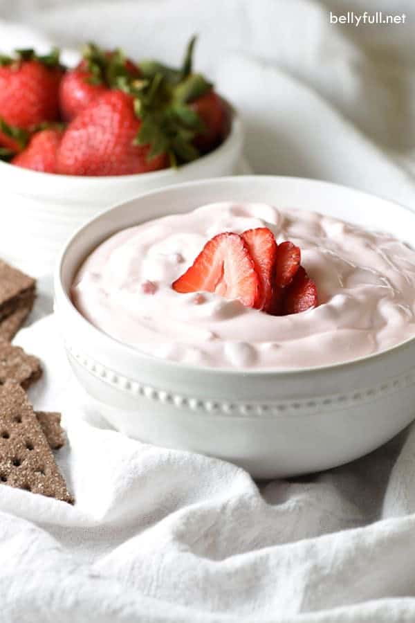 This sweet and silky Strawberry Shortcake Dip calls for only 6 ingredients and 10 minutes of prep time. Great for parties!