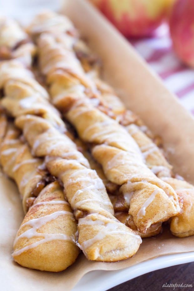 This easy apple danish recipe can be ready in under 30 minutes! Breakfast has never tasted better!
