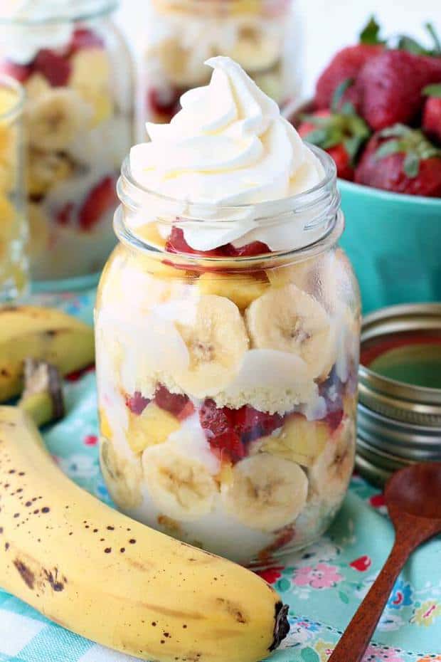 Banana Split Trifles – vanilla cake and pudding loaded up with all of your favorite banana split toppings! Make them in mason jars for a portable picnic treat!