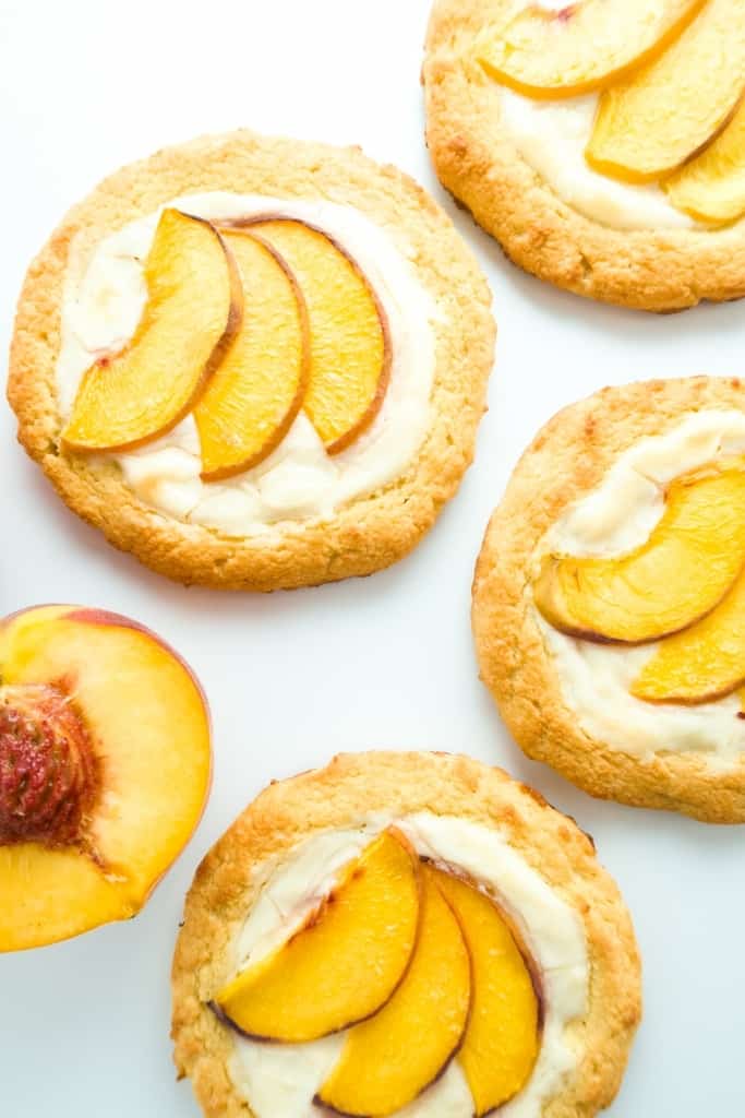 Low Carb Cream CheeseDanish with Peaches--- Part of 30 Breakfast Danishes to Start Mornings off Right