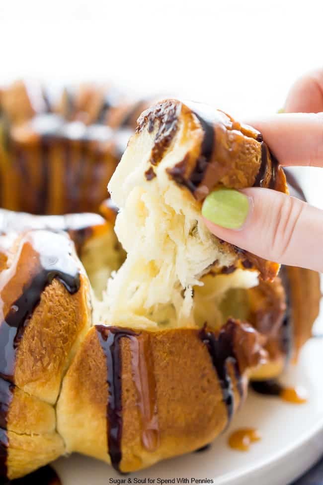 This Easy Rolo Pull Apart Bread is a delicious 2-ingredient brunch or dessert dish that’s perfect for potlucks or big family gatherings!