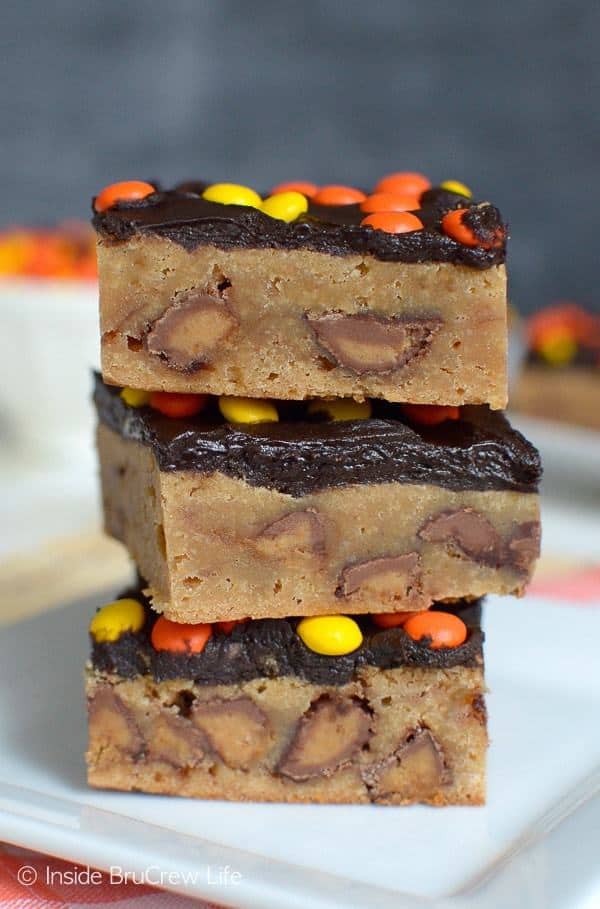Looking for an easy, but different brownie to make this week?  These Reese’s Peanut Butter Bars are just the treat for you.  Three times the peanut butter goodness in every bite will have you reaching for more.