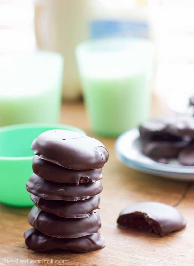 These gluten-free thin mint cookies are the best gluten-free Girl Scout cookie copycat recipe that it just may beat out the real thing! Get your Girl Scout cookie fix the homemade way with these crisp, minty, chocolatey favorites!