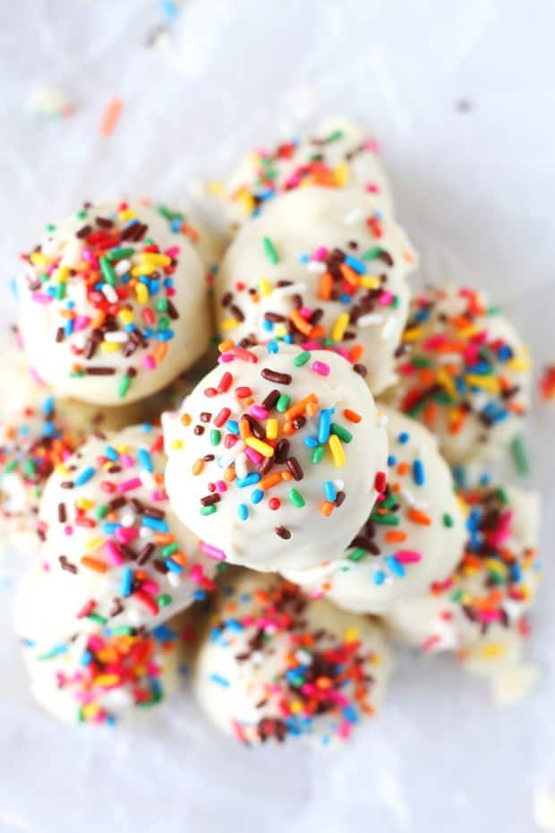  I wonder how many of you will make these Easy Funfetti Cake Balls over the weekend?