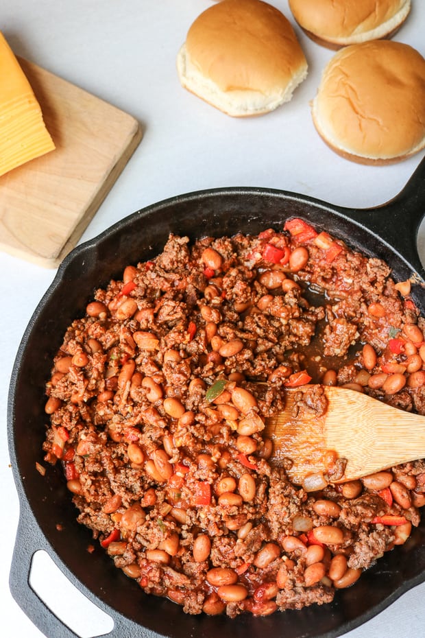 Homemade Healthy Sloppy Joes: Think Sloppy Joes are unhealthy? Think again! Lean ground sirloin, fresh veggies, and beans are enveloped into a sweet and tangy homemade sauce.