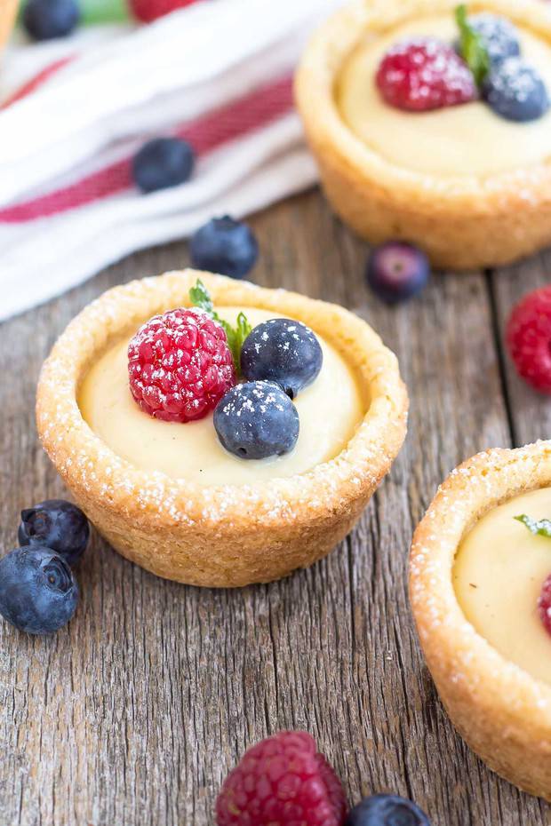 Vanilla Custard Cookie Cups are a little different from my other cookie cups, which typically use a cheesecake and whipped cream filling. These ones use a delicious vanilla pastry cream as the filling.