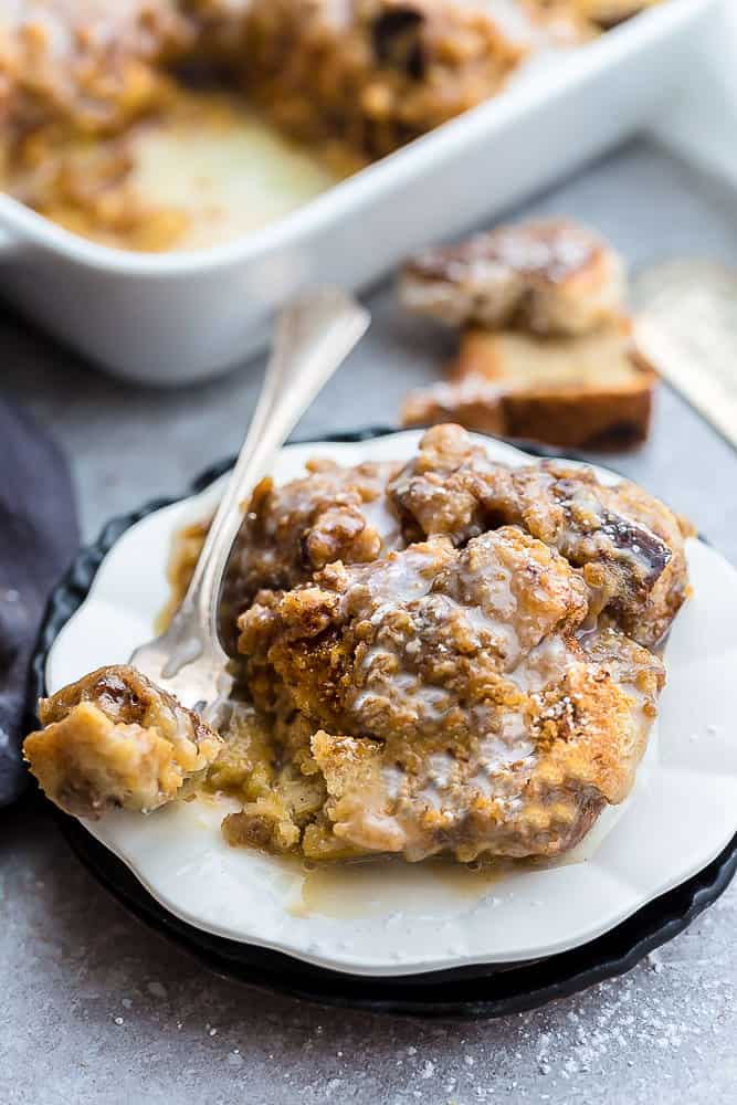 Cinnamon French Toast Bake – the perfect easy make ahead casserole for weekend or holiday breakfasts and brunch. Best of all, tastes just like cinnamon rolls without all the work. Made with thick cinnamon toasted bread topped with a brown sugar and cinnamon streusel. and an oeey gooey glaze.