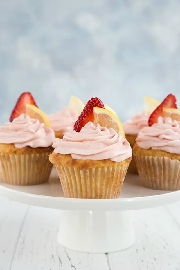 These tangy sweet strawberry lemonade cupcakes are perfect for your low carb parties.