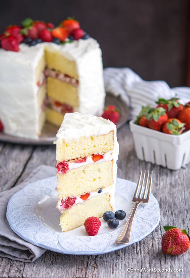 A picture is worth a thousand words, and this Berry Chantilly Cake is worth a thousand pictures. It’s as dazzling as a movie star and tastes even better than it looks!