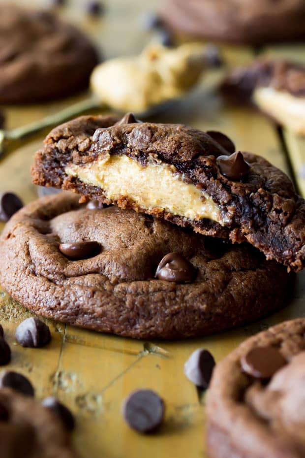 Rich chocolate cookies stuffed with a creamy peanut butter surprise!  These peanut butter stuffed chocolate cookies are my most recent favorite cookie, and I think you’re going to love them just as much as I do!