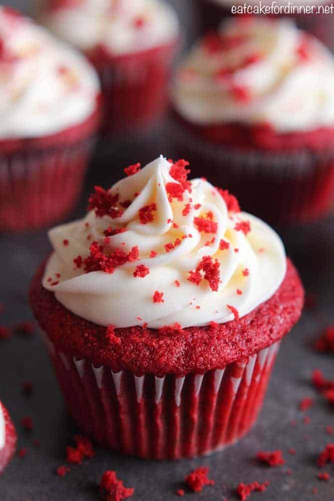 RED VELVET CUPCAKES with Cream Cheese Frosting | 20+ Easy Christmas Dessert Recipes | The Best Blog Recipes