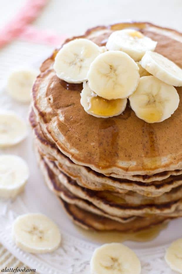 {Fluffy} Honey Banana Pancakes: These thick pancakes are light, fluffy, and filled with tons of honey banana flavor! Breakfast of champions.