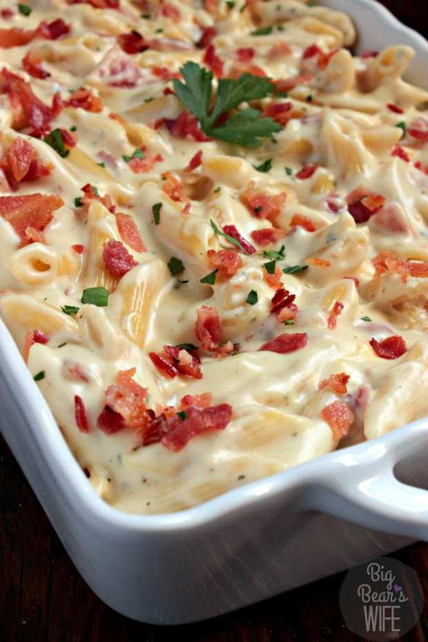 A side dish with a bacon ranch kick! Make this Bacon Ranch Macaroni and Cheese tonight with dinner or add in some rotisserie chicken to make it a full meal!