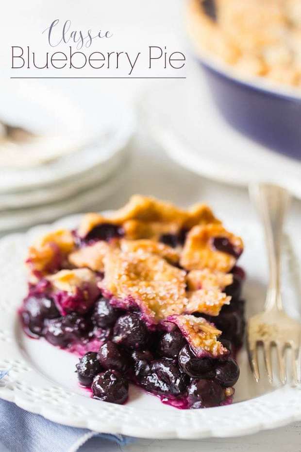 Don’t let the season go by without making this blueberry pie! With an easy blueberry pie filling made from fresh or frozen berries, encased in flaky pastry.