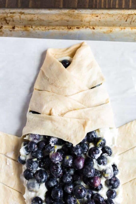 How to Make a Blueberry Breakfast Braid