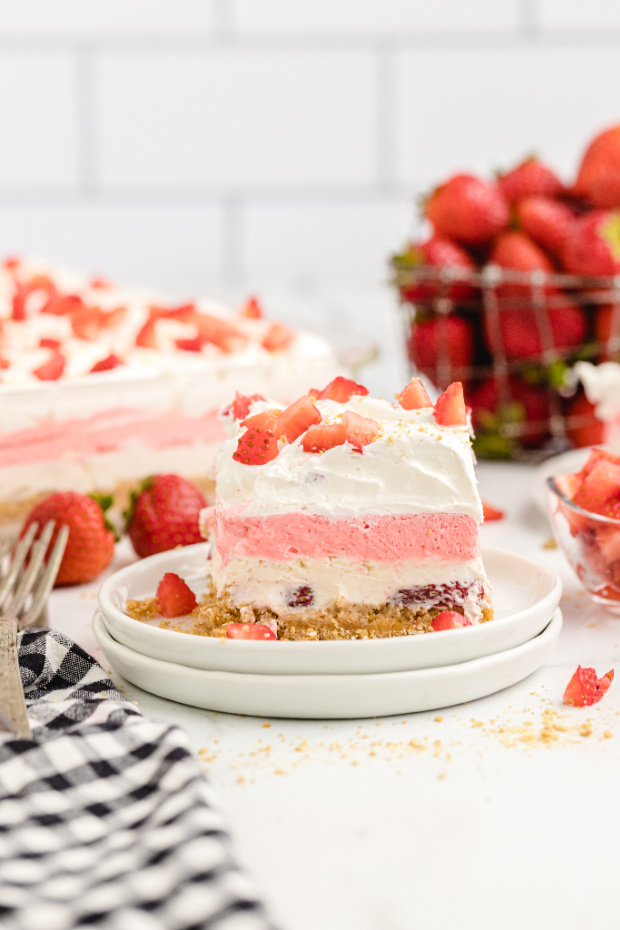 Diva's Strawberry Delight Cake – Diva's Sweet Potato Pies and Delights