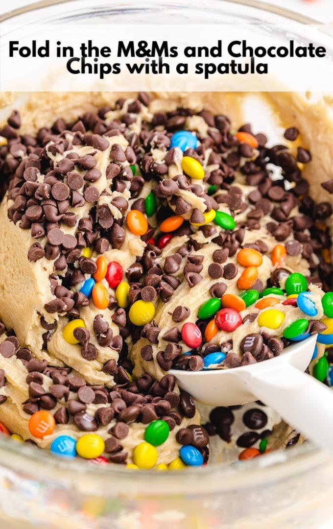 mix M&ms' and chocolate chips