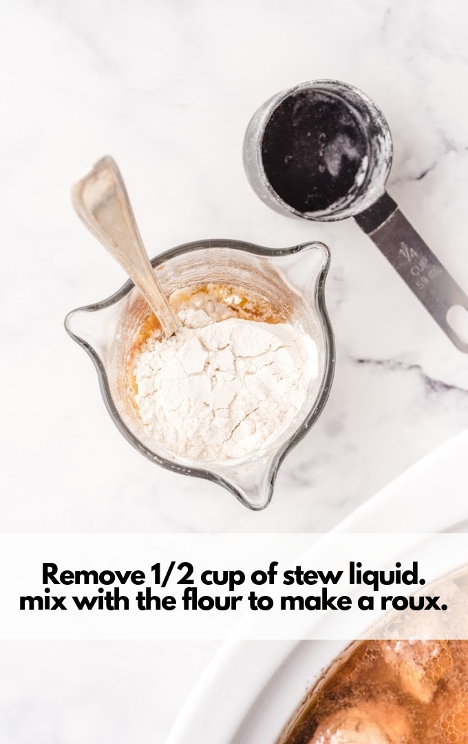 stew liquid mix with flour