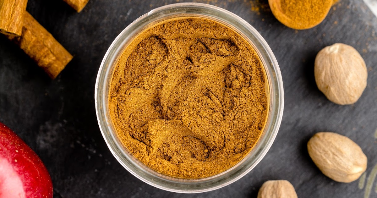 close up shot of a jar of Apple Pie Spice