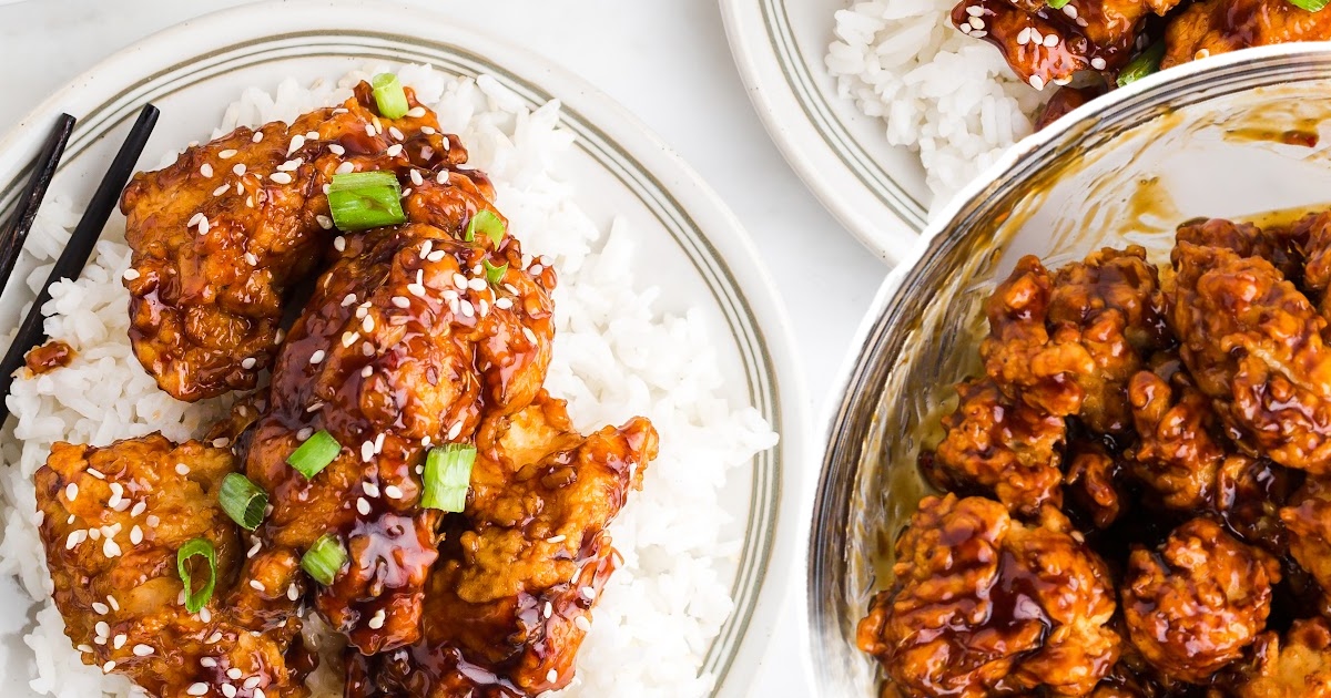 A plate of Rice with General Tso Chicken