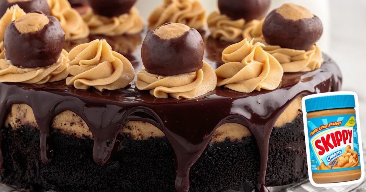 a close up view of the decoration on top of the cheesecake.