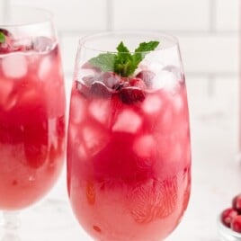 2 glasses of Christmas Punch with ice.