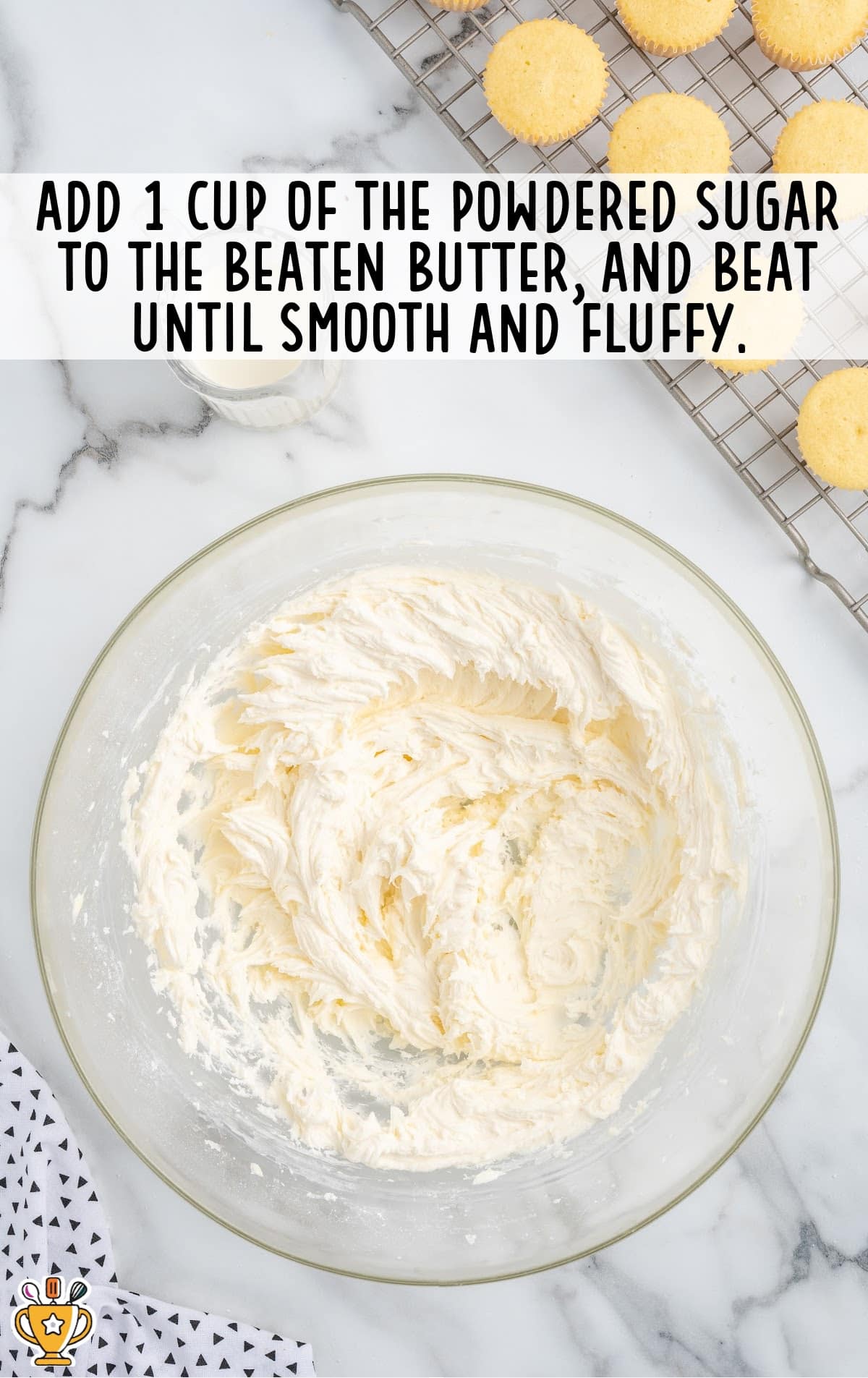 A bowl of frosting.