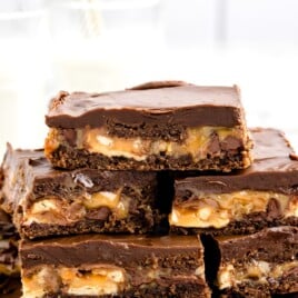 A stack of Snickers Brownie