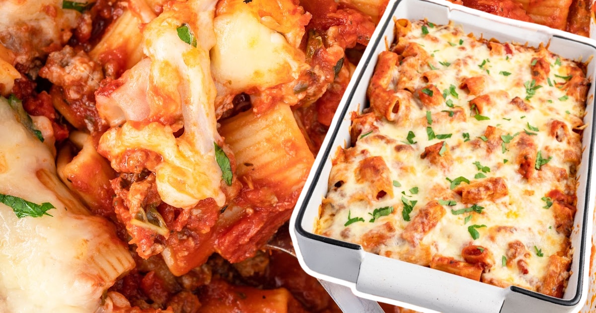 a close up photo of Baked Rigatoni