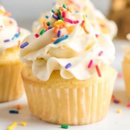 a bunch of Vanilla Cupcakes