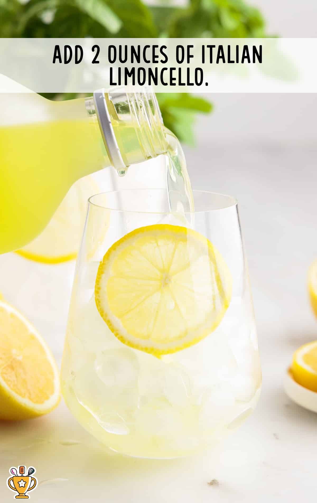 poring Limoncello Spritz in a glass